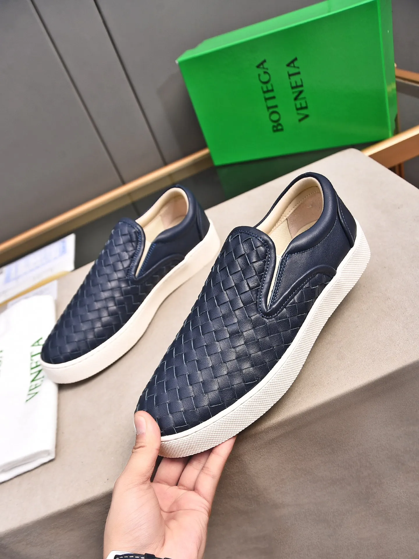 Men's shoes 💰480 [Sleeves series] BOTTEG* VENET* - high-end boutique Size: 38-44 (45 customized) BV new product, first-layer cowhide artificially woven classic style harmoniously blends with contemporary fashion temperament, rubber soles are light and flexible, water-dyed sheepskin pads! [Taobao, Tmall, and live streaming are the first choices]